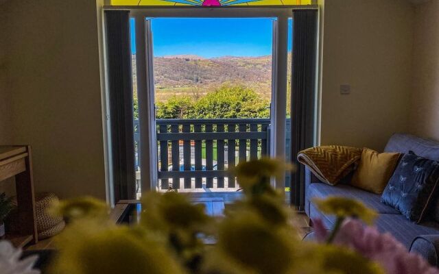 Erw Glas Glamping and Camping