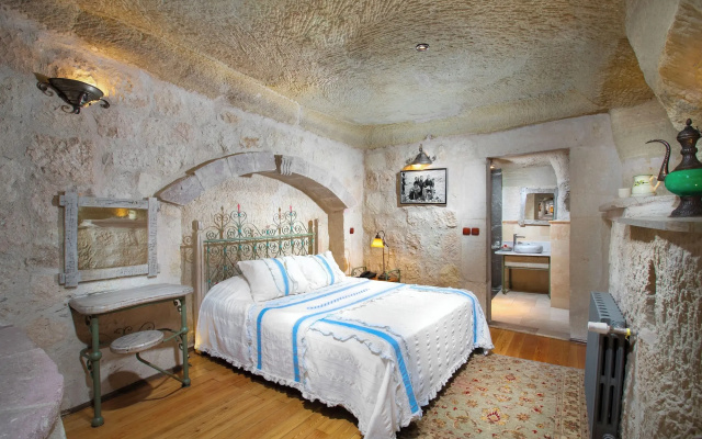 Terra Cave Hotel