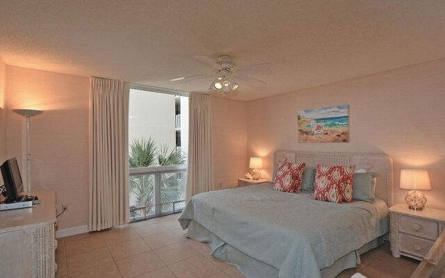 Shoreline 3036 Condo by RedAwning