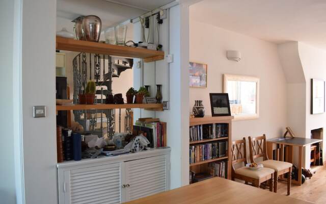 3 Bedroom House With Garden