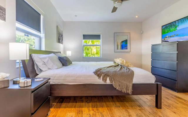 Chic Villa/5 Min to Beach/Pool/Top Location