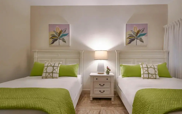 Luxury Beachfront Condo A-101