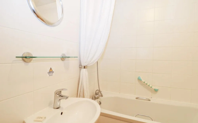 Flat 33 - Marine Court