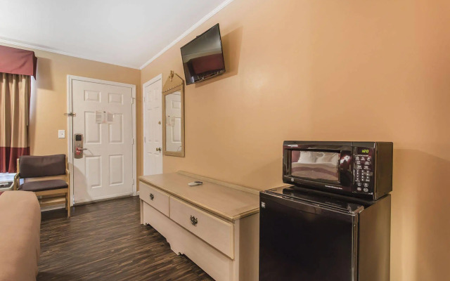 Econo Lodge Cornersville