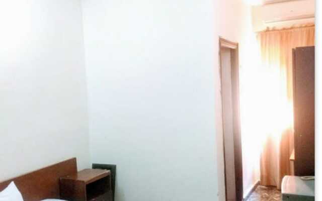 Sycamore Royals Hotel Jahi