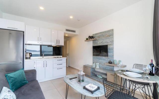 Seafront Flat With Fascinating Sea View in Bodrum