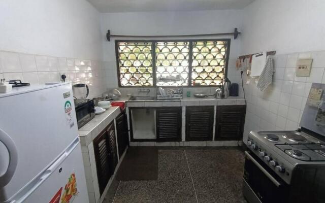 Kivulini House Diani 5 bedroom with pool