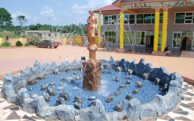 Obaa'S Golden Plaza Hotel