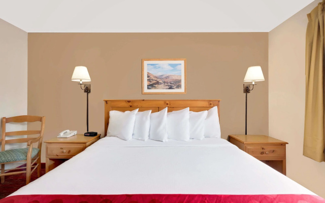 Comfort Inn & Suites Summerset - North Rapid City