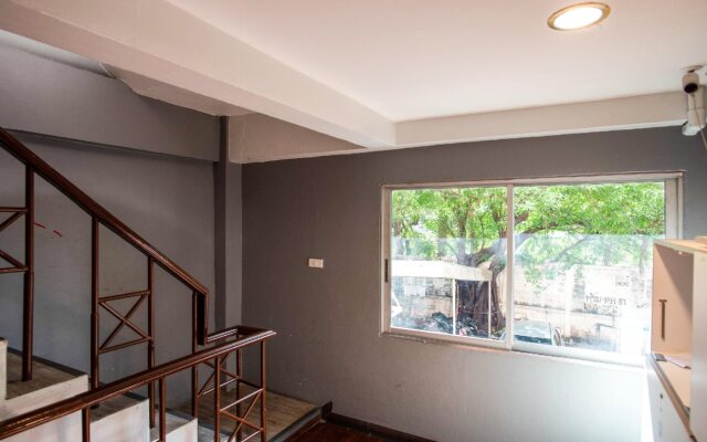 OYO 437 Hostel Na Nara