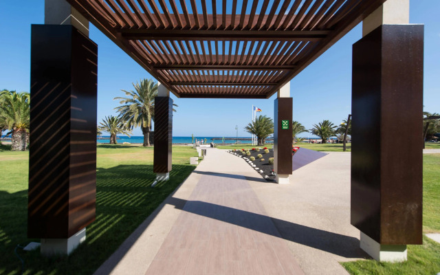 Hotel HD Beach Resort & SPA