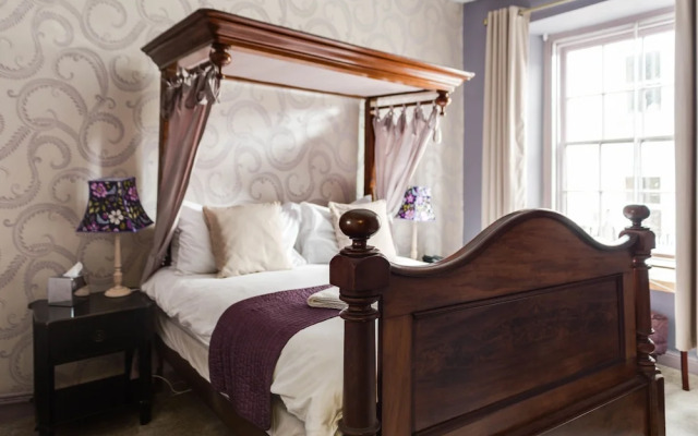 The Ancient Gatehouse Hotel