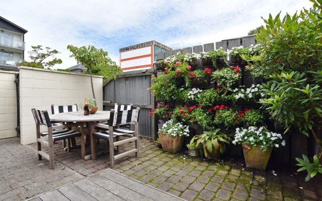 Salisbury St Villa 1