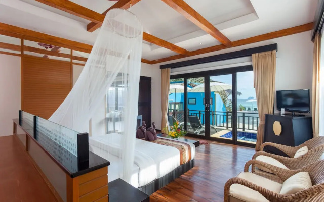 Phi Phi Long Beach Bungalow