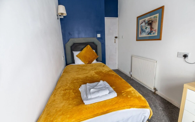 Pier Walk Hotel