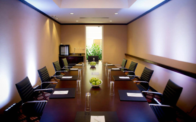 Embassy Suites by Hilton Alexandria Old Town