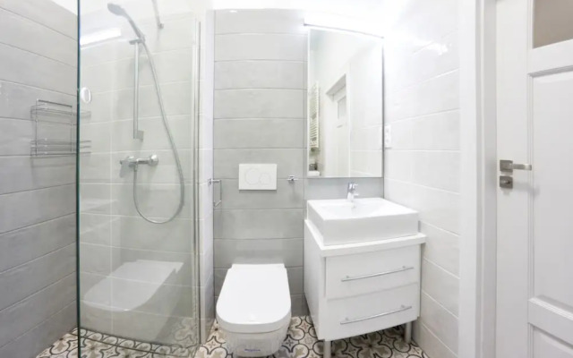 Rister Apartments