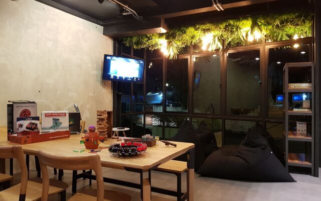 Wayha Hostel Don Mueang Airport