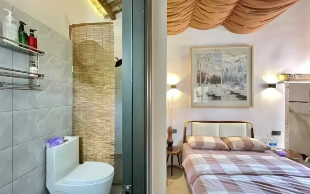 Serenity Courtyard Hotel