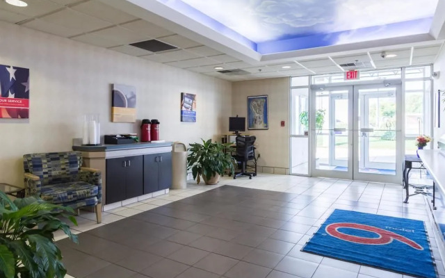 Motel 6 - Sandusky - Milan