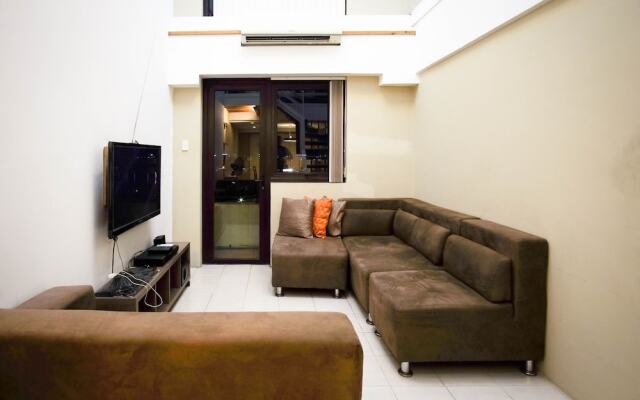 SR Vacation Rental - The Persimmon Condominium