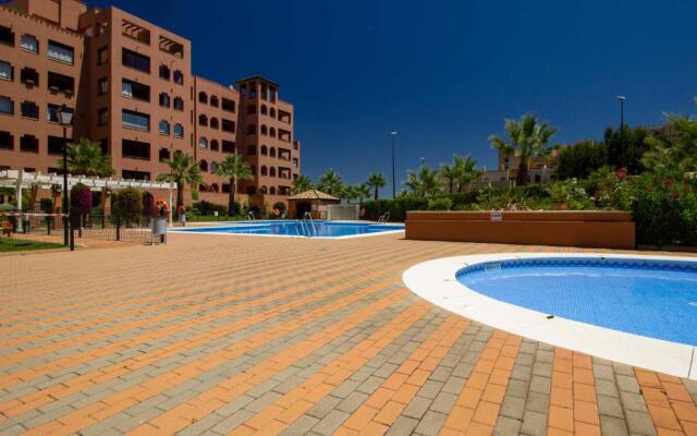 (HAR002) Sea View Apartment 200m to Beach