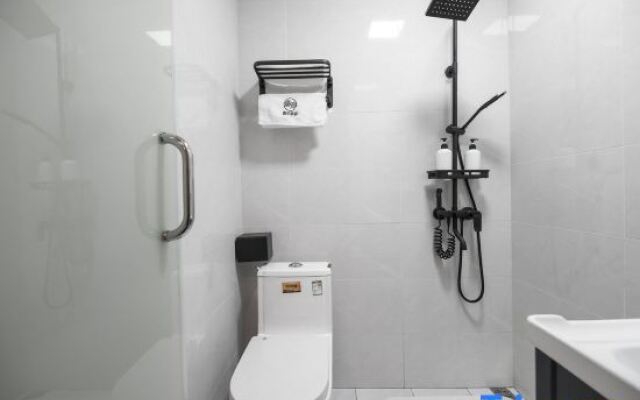 Shanghai Banbian shanxia  Youth Hostel