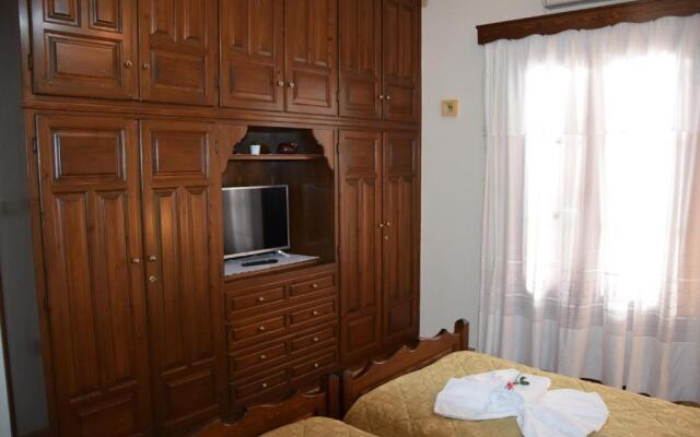 Cycladic House at the suburbs of Naousa