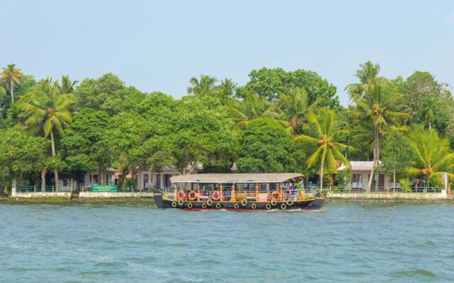 Illikkalam Lakeside Cottages