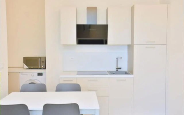 Sunny and Bright Beautiful Apartment