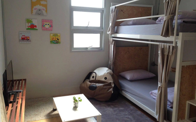 Cubic Bangkok Hostel