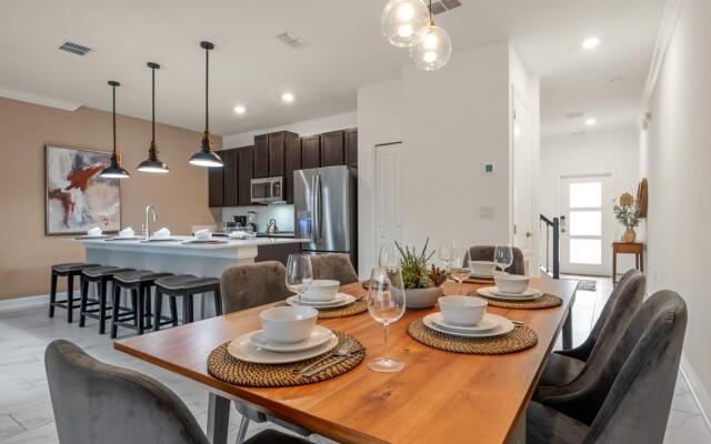 Luxury townhome with private pool near Disney