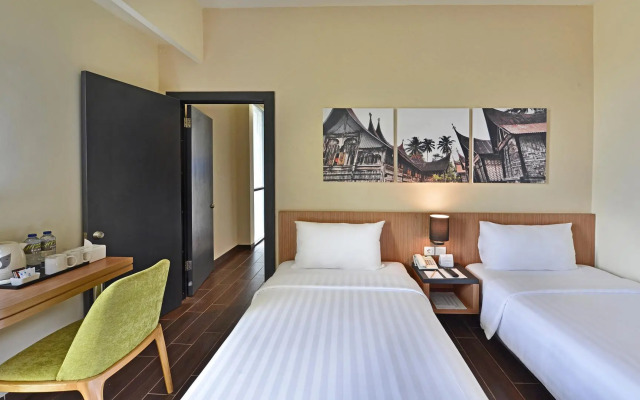 Whiz Prime Hotel Khatib Sulaiman Padang