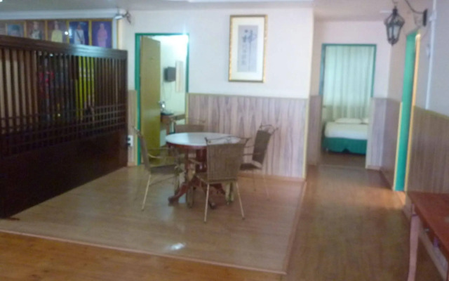 7 Hung Hung Inn