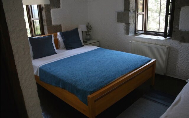Assos Bohemian Hotel