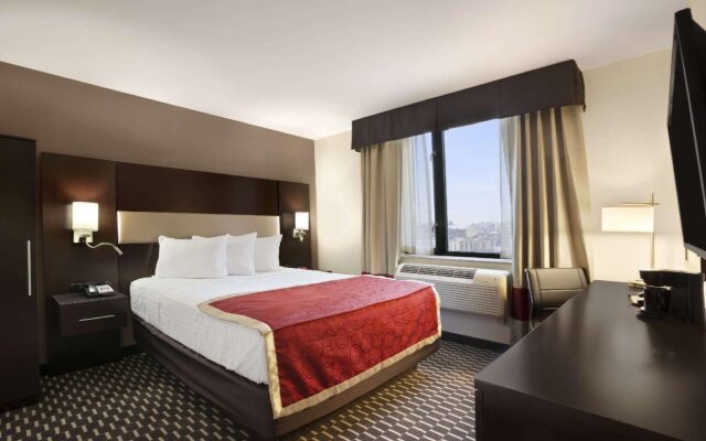 AirTrain Plaza Hotel JFK Airport