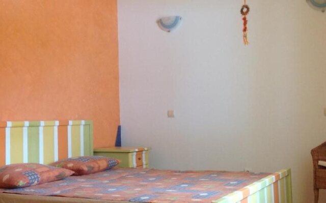 U Treh Roz Guest House