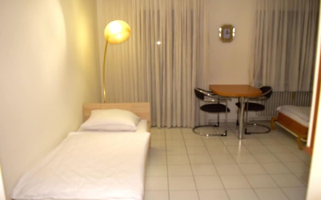 AB Apartment 79