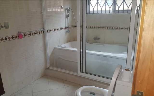 Ama Serwaa Lodge