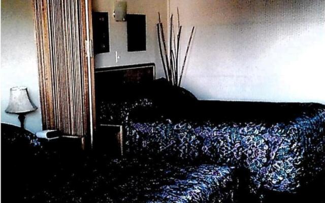 Pine Lodge Motel