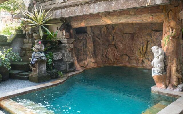 Gustis Garden 2 Guest House