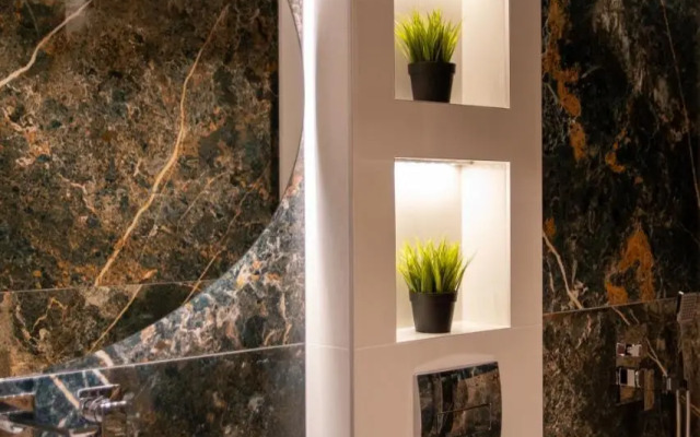 SithoniaRS Luxury Ground Floor Apartment With Private Garden