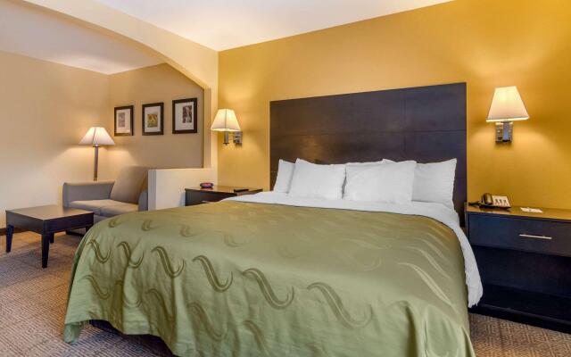 Quality Inn & Suites Lenexa Kansas City