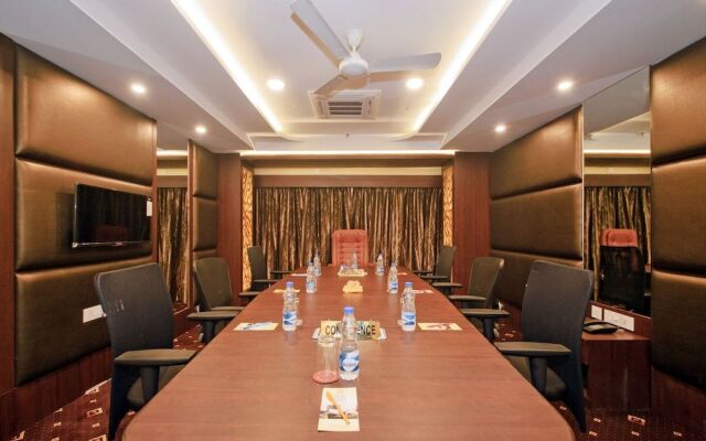 Capital O 8565 Hotel Golden Palace