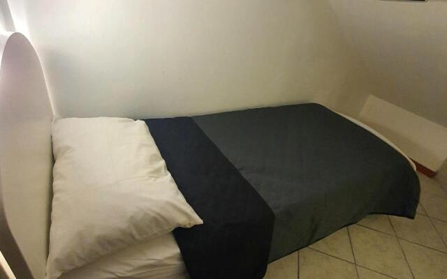 Appartamento Stropea con giardino privato e piscina