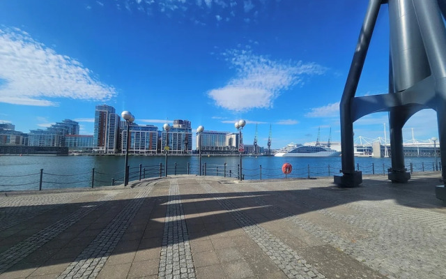 Apartment - Sleeps 6 - Riverside - City Centre