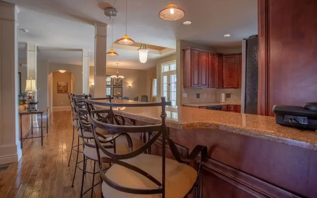 Quaint Quarters 4 Bedroom Villa by RedAwning