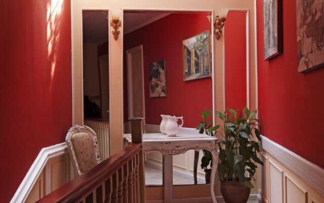 Caravan Hotel