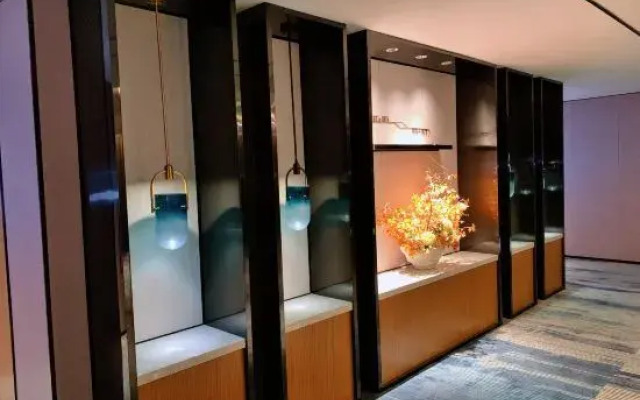 Qiangrong International Hotel