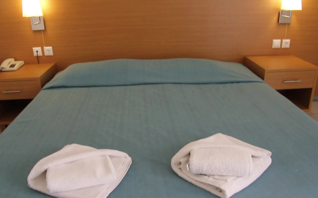 Acropolis Apartments